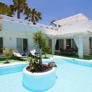 https://villa-82.in-canary-islands.com